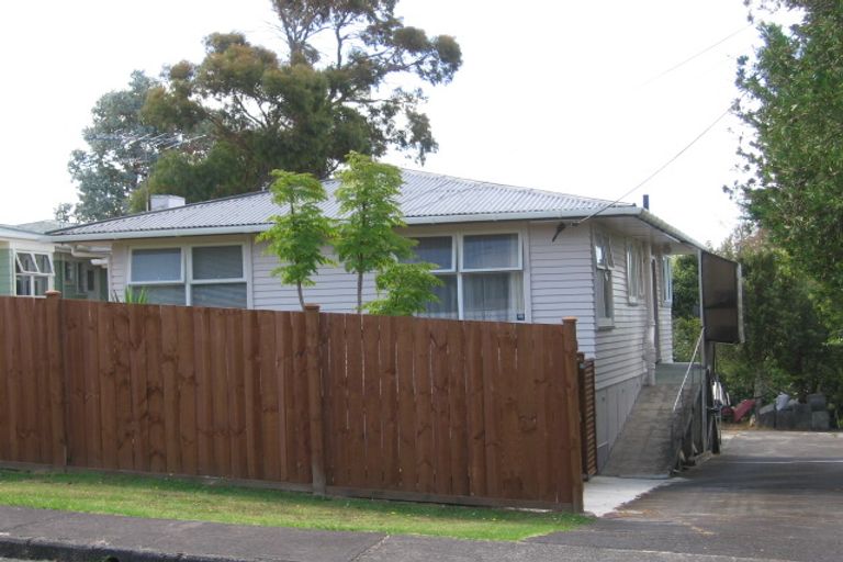 Photo of property in 18 Fordham Street, Beach Haven, Auckland, 0626
