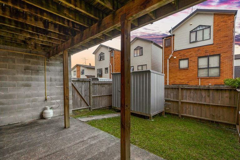 Photo of property in St Claire Village, 10/172 Mcleod Road, Te Atatu South, Auckland, 0610