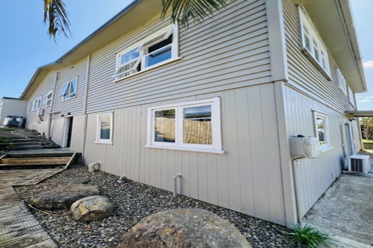 Photo of property in 43 Awatere Street, Clover Park, Auckland, 2023