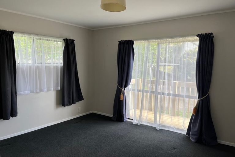 Photo of property in 50 Sungrove Rise, Sunnyvale, Auckland, 0612