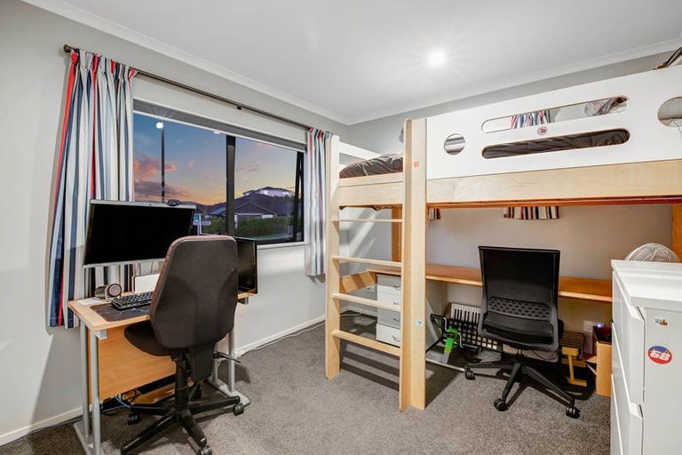 Photo of property in 14 Kingfisher Road, Silverdale, 0932