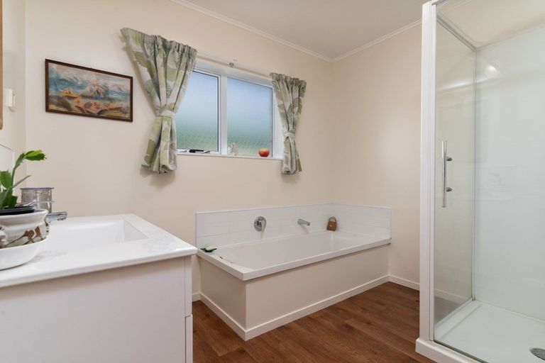 Photo of property in 33 Reading Street, Greytown, 5712
