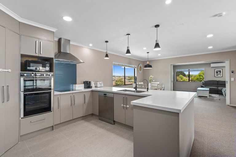 Photo of property in 32 Cotswold Place, Ohauiti, Tauranga, 3112