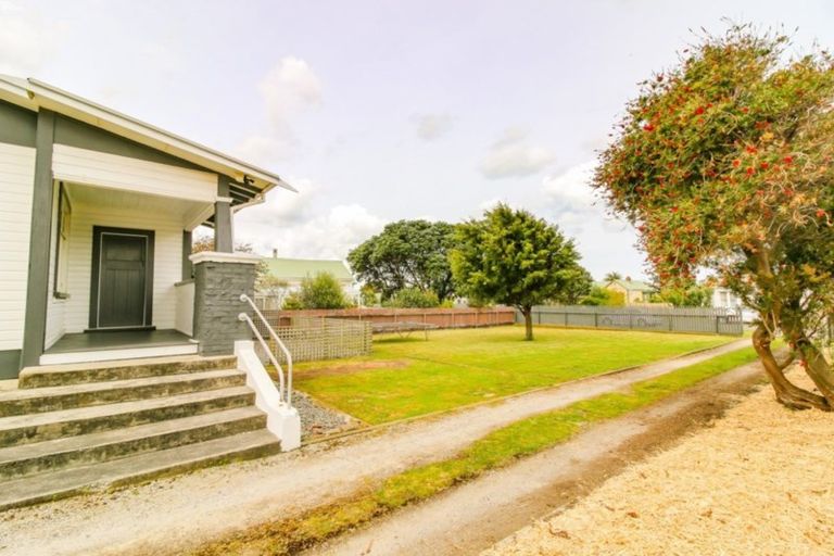 Photo of property in 9 Tongariro Street, Castlecliff, Whanganui, 4501