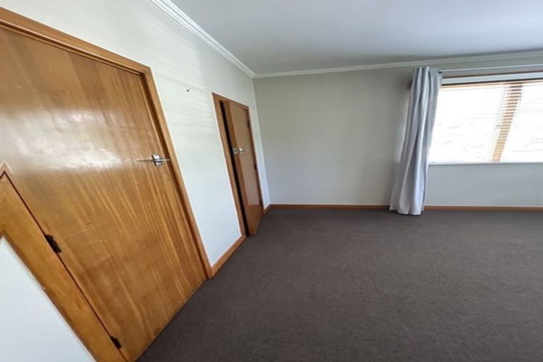 Photo of property in 33 Pahiatua Street, Hokowhitu, Palmerston North, 4410