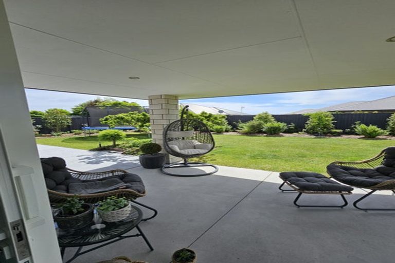 Photo of property in 18 Beachvale Drive, Kaiapoi, 7630