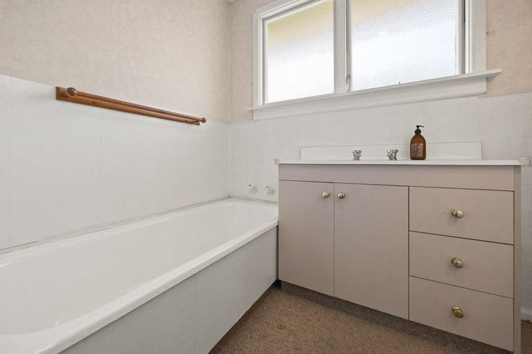 Photo of property in 4 Eastling Street, Bishopdale, Christchurch, 8053