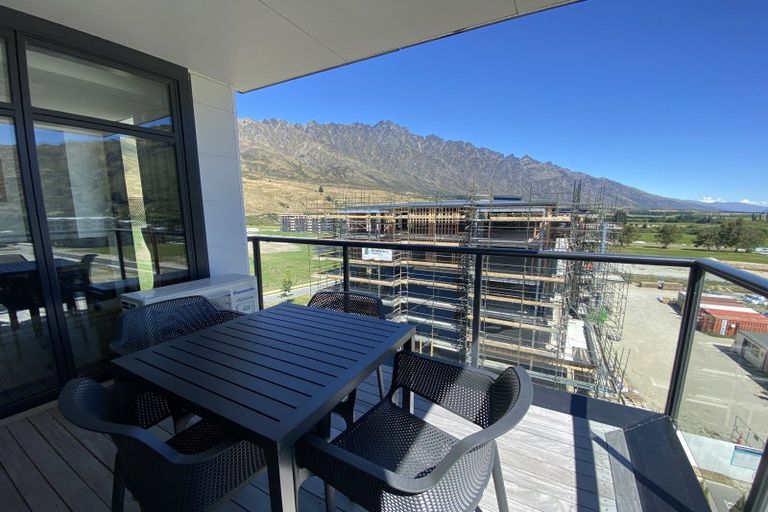 Photo of property in Wyndham Gardens Apartments, 30 Red Oaks Drive, Frankton, Queenstown, 9300