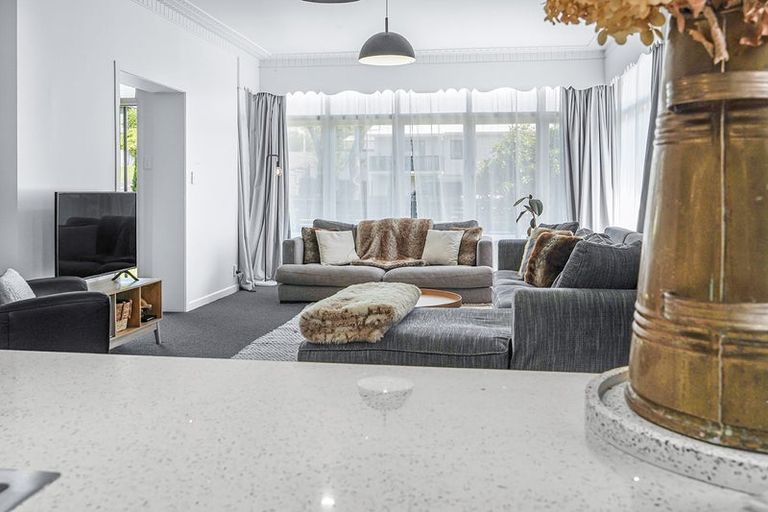 Photo of property in 12 Walsh Street, Forest Lake, Hamilton, 3200