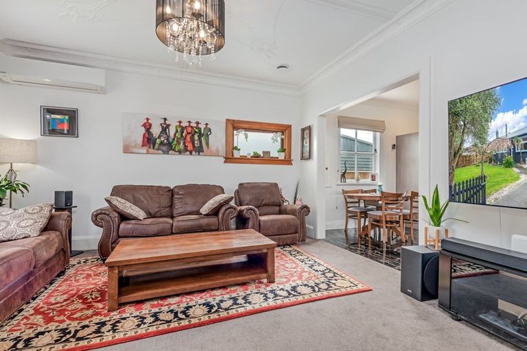 Photo of property in 37 Burns Avenue, Takaro, Palmerston North, 4412