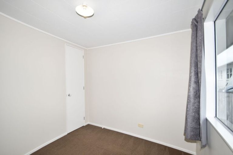 Photo of property in 2/2 Mcdowell Crescent, Hillcrest, Auckland, 0626