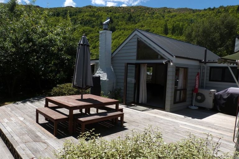 Photo of property in 14 Norfolk Street, Arrowtown, 9302