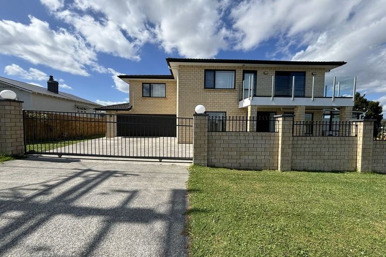 Photo of property in 51 James Laurie Street, Henderson, Auckland, 0612