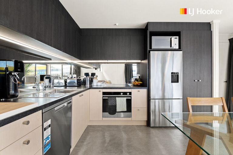 Photo of property in 108 Oxford Street, South Dunedin, Dunedin, 9012