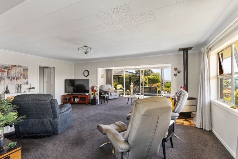 Photo of property in 38 Wairau Road, Oakura, 4314
