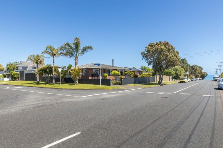 Photo of property in 38 Wairau Road, Oakura, 4314