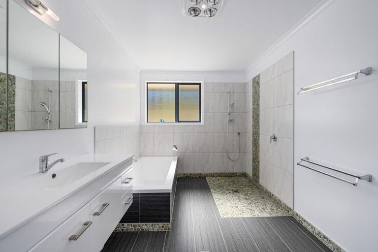 Photo of property in 127 Boons Valley Road, Waikawa, Picton, 7220