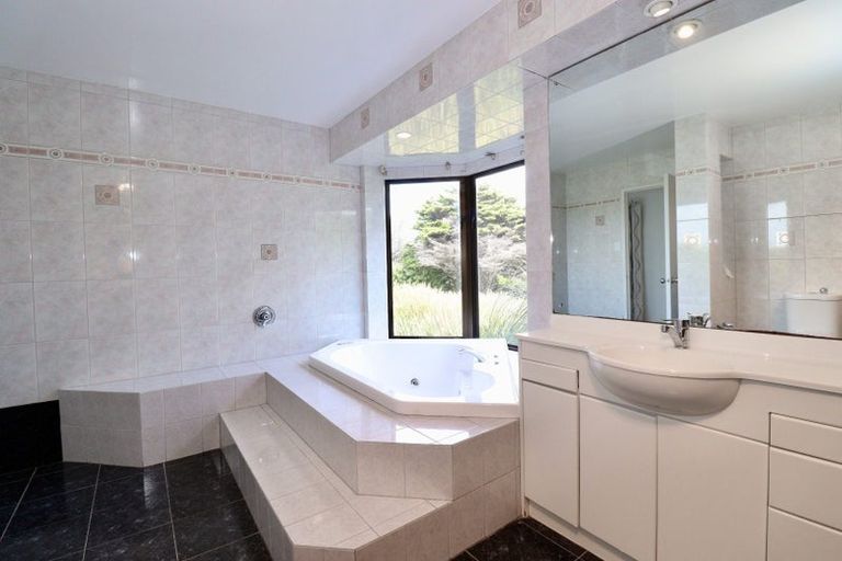 Photo of property in 7 Broomfields Road, Whitford, Howick, 2571