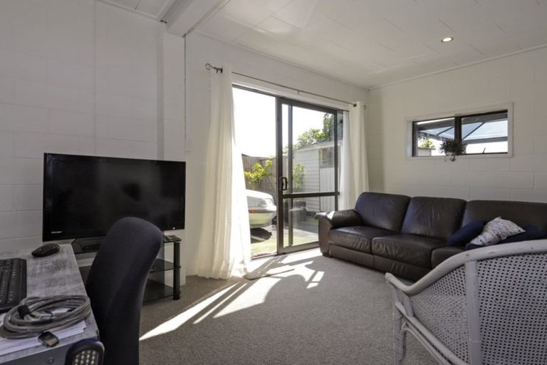 Photo of property in 6 Knox Place, Greerton, Tauranga, 3112