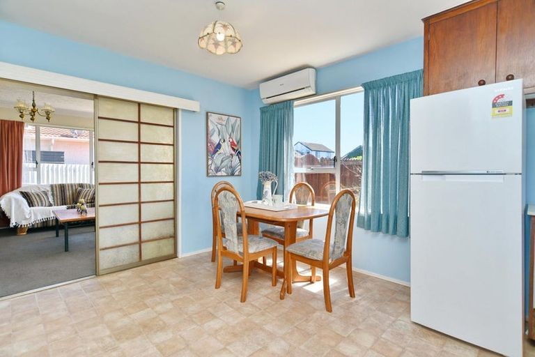 Photo of property in 1/15 Heathglen Avenue, Parklands, Christchurch, 8083