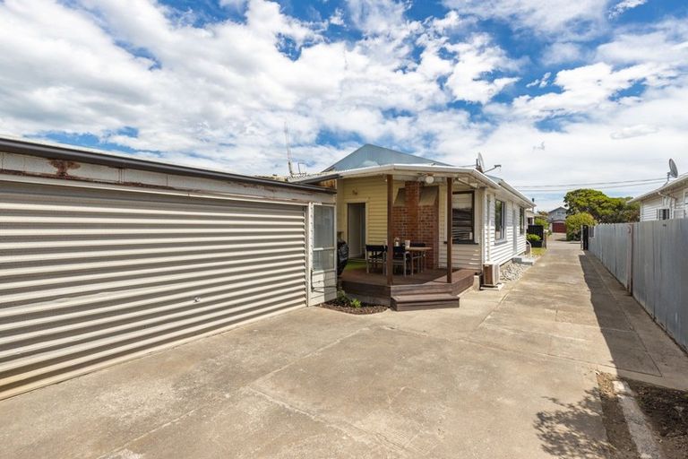 Photo of property in 17 Mafeking Street, New Brighton, Christchurch, 8061