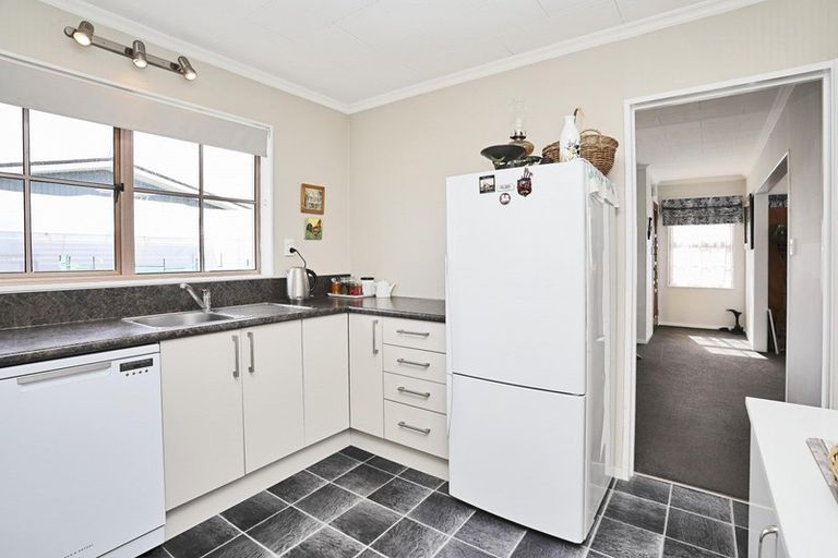 Photo of property in 19 Charles Street, Grasmere, Invercargill, 9810