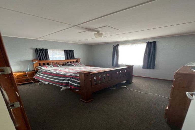 Photo of property in 8 Fraser Street, Waikiwi, Invercargill, 9810