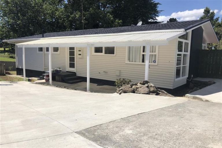 Photo of property in 30 Leaver Place, Weymouth, Auckland, 2103