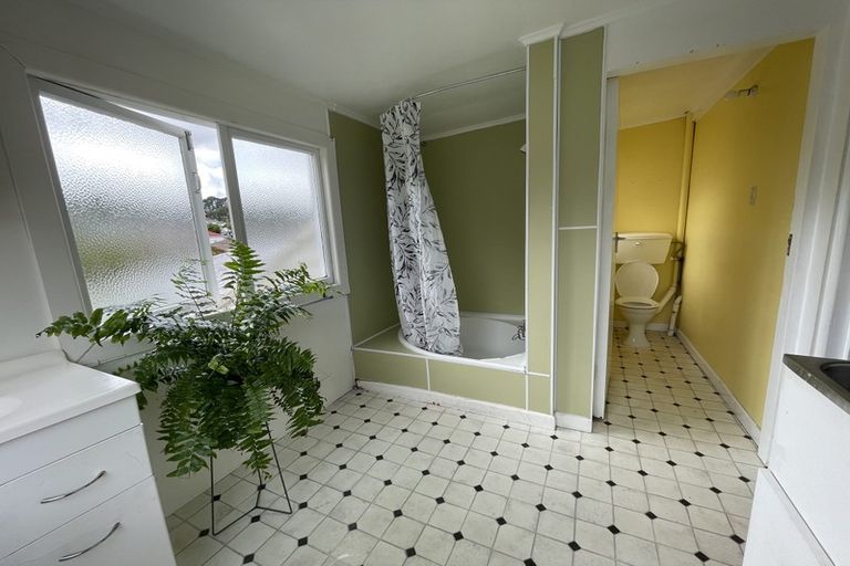 Photo of property in 11 Owen Street, Newtown, Wellington, 6021