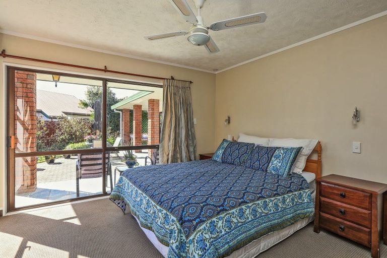 Photo of property in 9 Matthews Place, Taradale, Napier, 4112