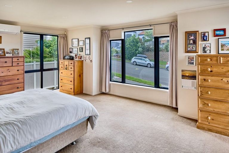 Photo of property in 17 Endeavour Drive, Whitby, Porirua, 5024