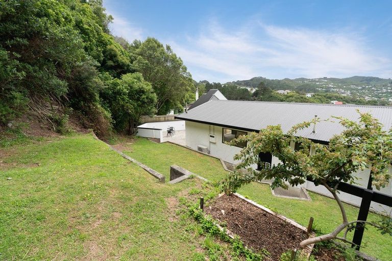 Photo of property in 98 Allington Road, Karori, Wellington, 6012