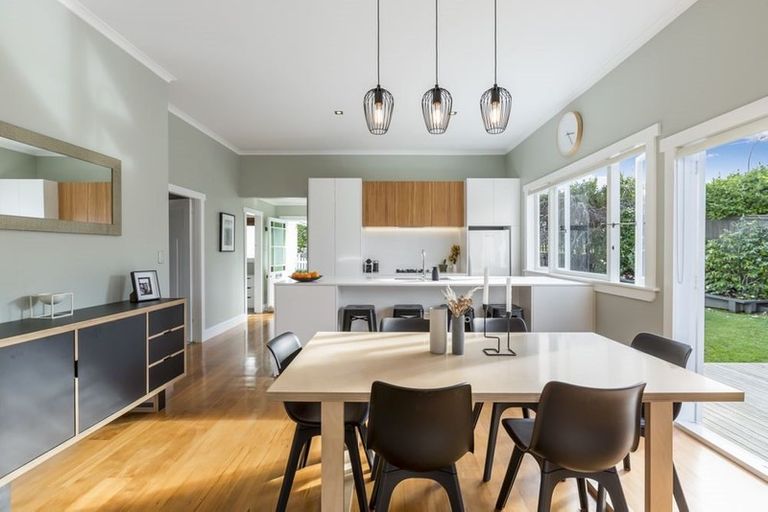 Photo of property in 13 Blacks Road, Greenhithe, Auckland, 0632