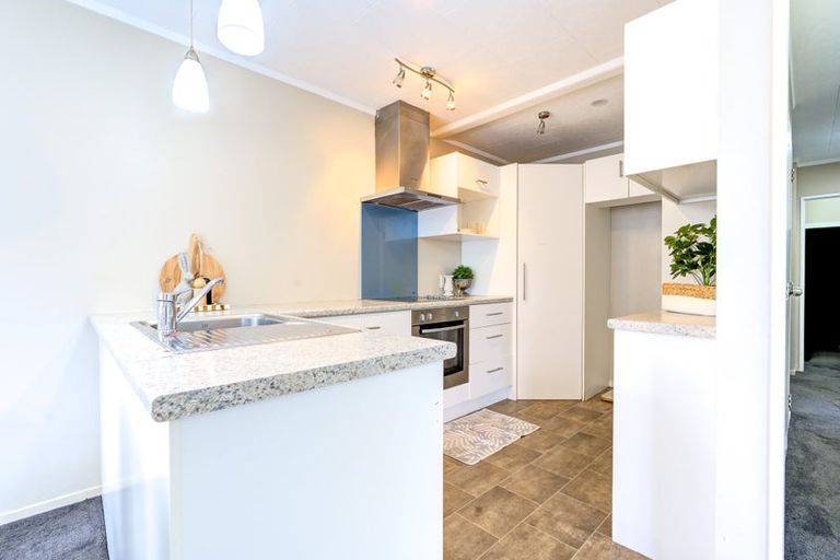 Photo of property in 32c Garland Drive, St Andrews, Hamilton, 3200