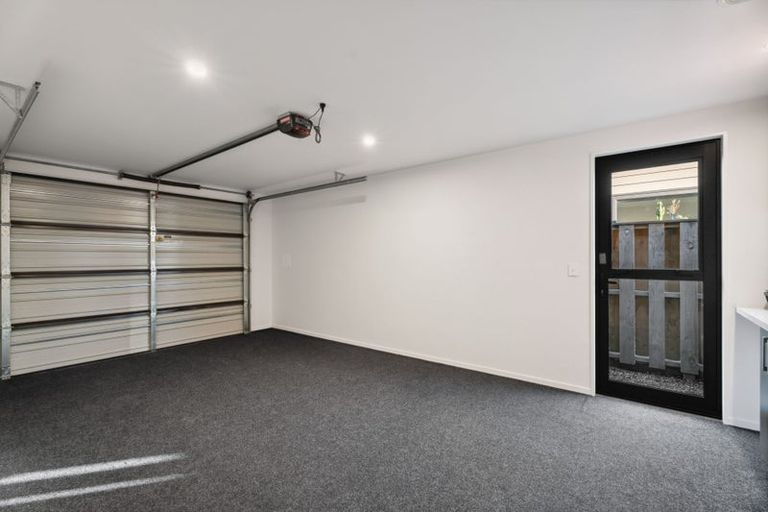 Photo of property in 5 Matakanui Lane, Wanaka, 9305