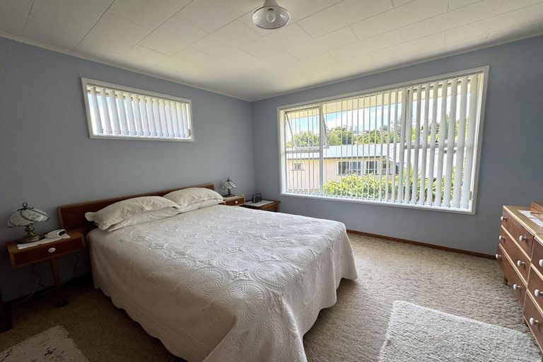 Photo of property in 6 Limbrick Street, Waipawa, 4210