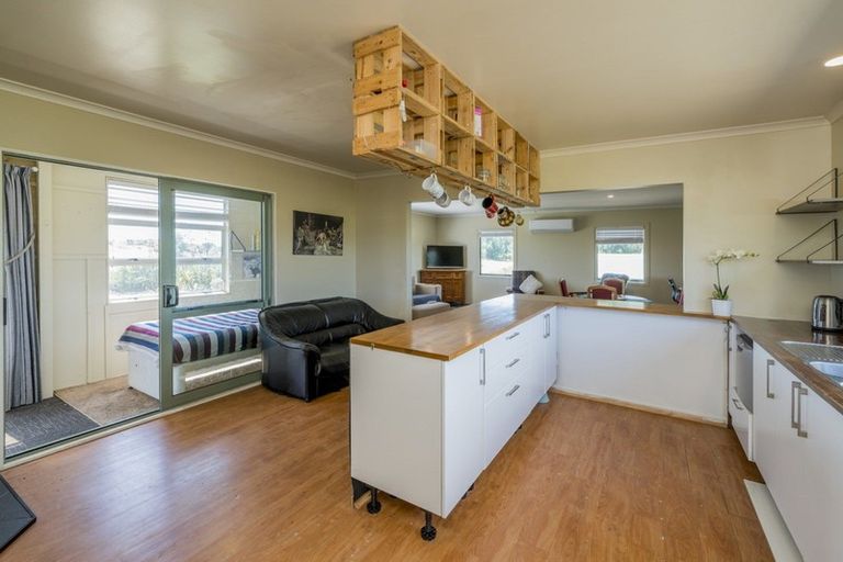 Photo of property in 75 Strathnaver Drive, Waikawa Beach, Levin, 5573