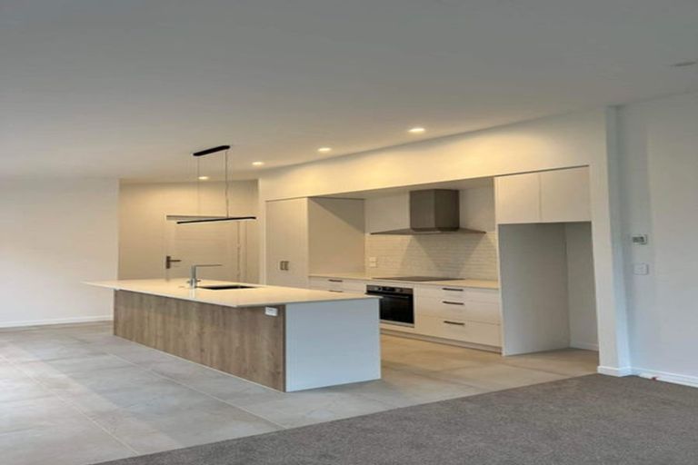 Photo of property in 16 Oioi Lane, Poike, Tauranga, 3112