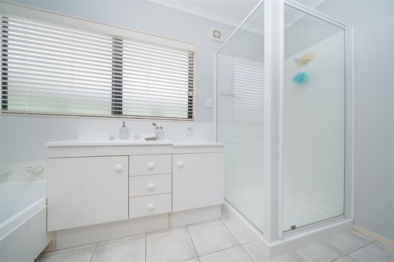 Photo of property in 19 Long Melford Road, Awapuni, Palmerston North, 4412