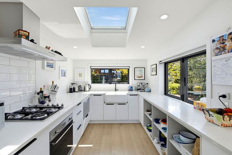 Photo of property in 10 Winchester Street, Lyttelton, 8082
