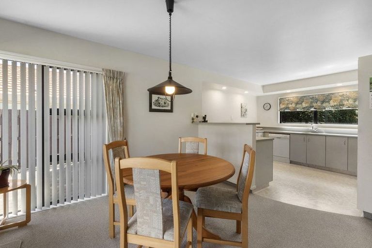 Photo of property in 12b Taylor Terrace, St Andrews, Hamilton, 3200