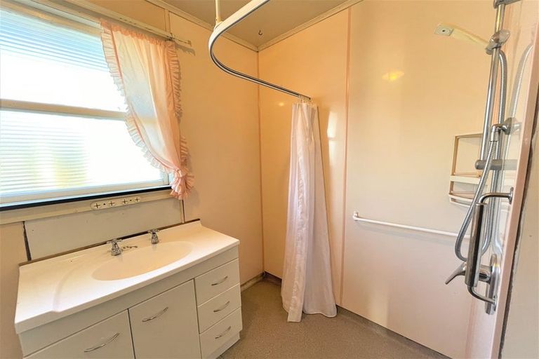 Photo of property in 9 George Street, Balclutha, 9230