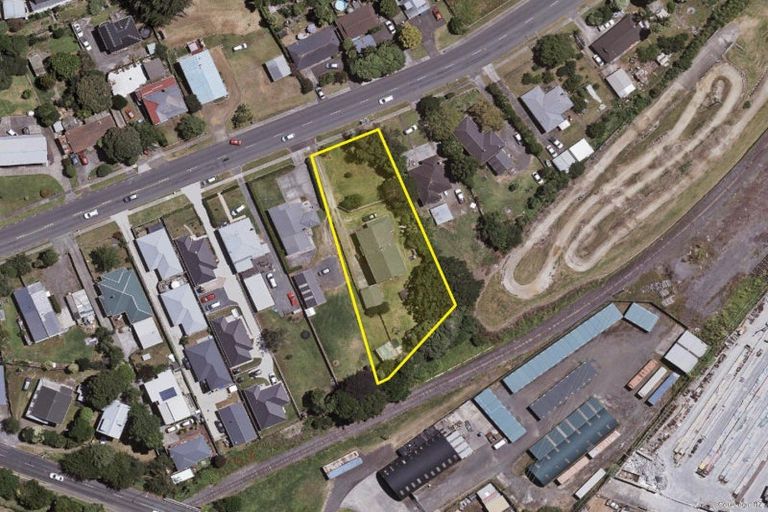 Photo of property in 15 Collingwood Road, Waiuku, 2123