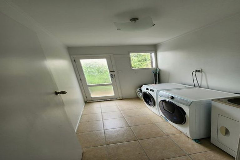 Photo of property in 132 Wadestown Road, Wadestown, Wellington, 6012