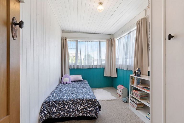 Photo of property in 17 Arawa Street, New Lynn, Auckland, 0600