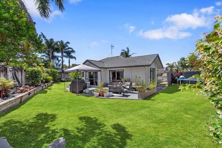 Photo of property in 43 Katerini Grove, Papamoa Beach, Papamoa, 3118
