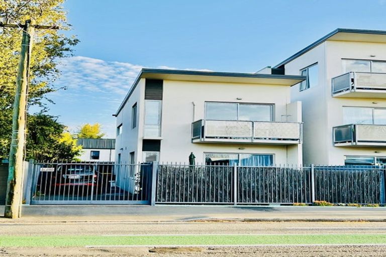 Photo of property in 3/318 Barbadoes Street, Christchurch Central, Christchurch, 8011