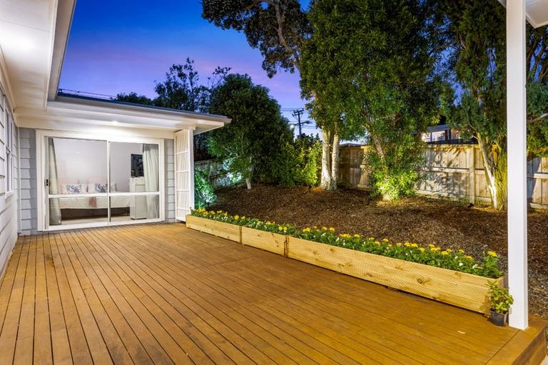 Photo of property in 1 Japonica Drive, Beach Haven, Auckland, 0626