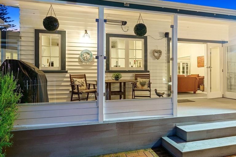 Photo of property in 430 Te Moana Road, Waikanae, 5036