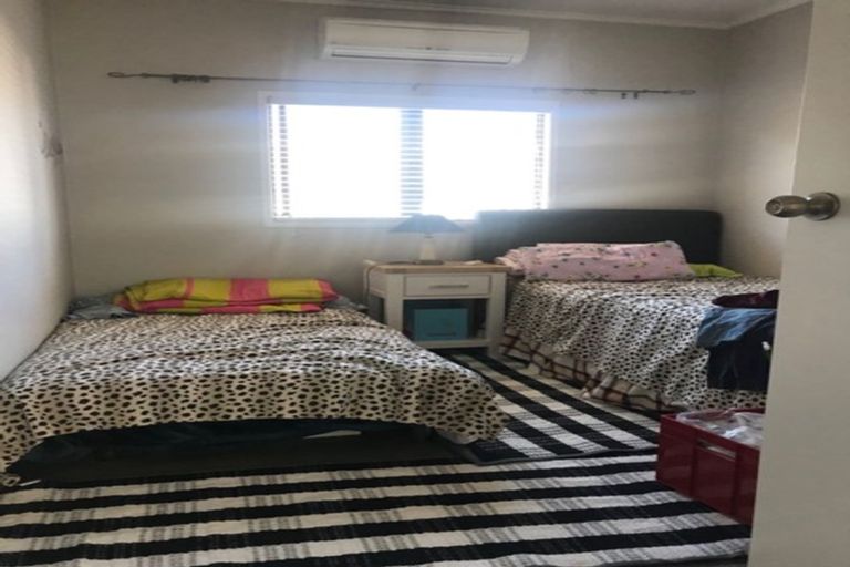 Photo of property in 12 Walmer Road, Point Chevalier, Auckland, 1022